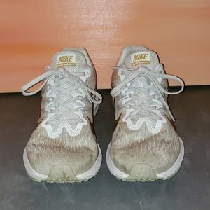 Nike Zoom Winflo 5 Size 9